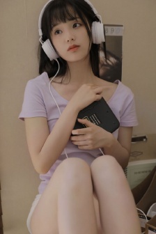 每个世界都被主角睡来睡去可乐饼